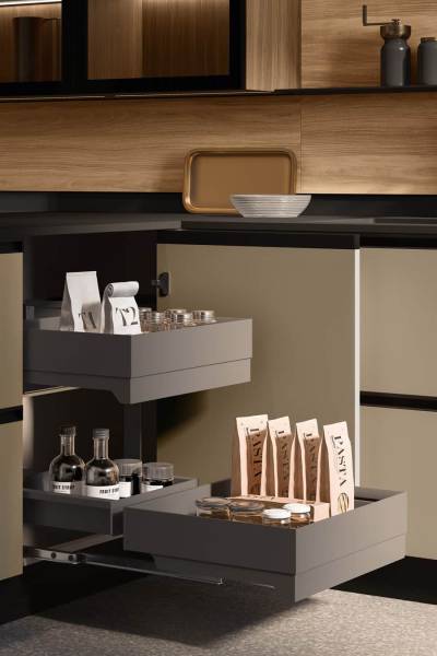 Faire installer une cuisine sur mesure moderne bois et laque mate à Bandol dans le 83