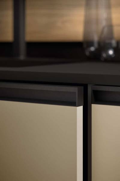 Cuisine sur mesure haut de gamme design bois et laque mate à Bandol dans le Var 