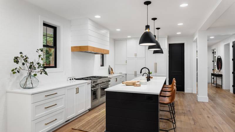 Petites Cuisines Italiennes Haut de Gamme par ChezSoiDesign à Saint-Cyr-sur-Mer