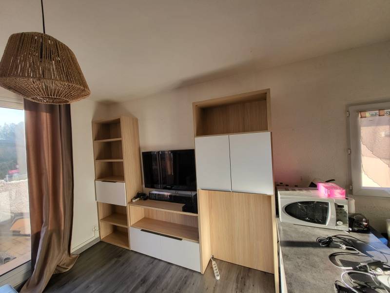 Conception d'un living entièrement sur-mesure dans un petit appartement proche de Sanary sur Mer