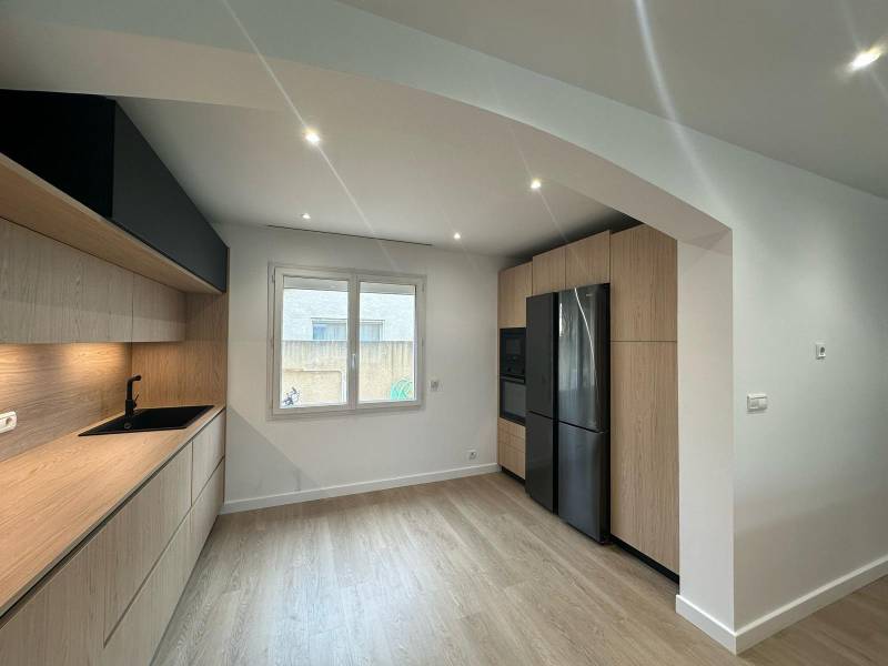 Installation d'une cuisine équipée dans une villa proche de Bandol 83