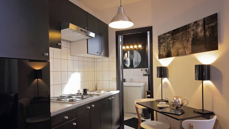 Petite cuisine réalisée à Bandol dans le Var que nous avons équipée d'électroménagers de qualité et de grande fiabilité.